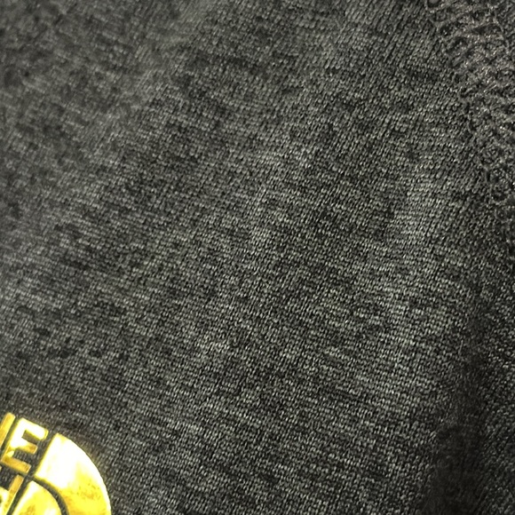 Like New The North Face Wmns Tee-Sz M-Charcoal/Gold Logo-Short Sleeve-Polyester - Picture 8 of 15